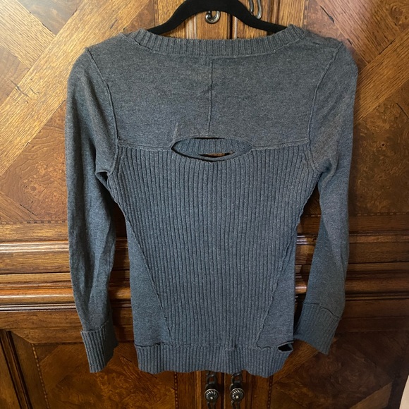 Guess Distressed boat neck sweater - Picture 2 of 3
